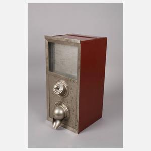 Drei Vorratsbehälter