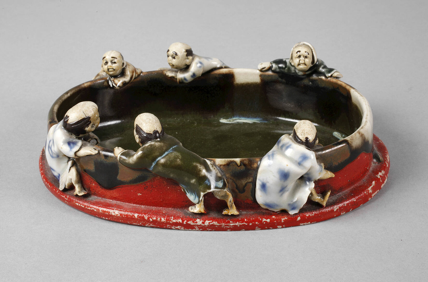 Figürliche Schale