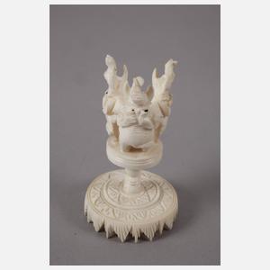 Kugel-in-Kugel-Schnitzerei