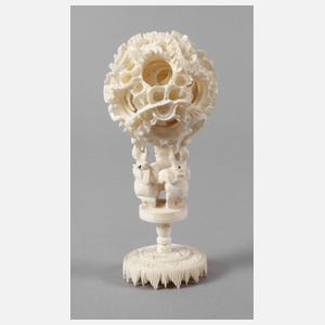 Kugel-in-Kugel-Schnitzerei