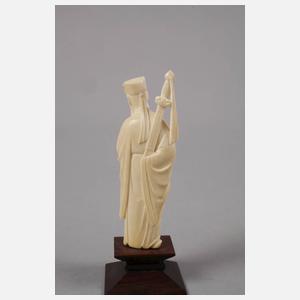 Feine Elfenbeinschnitzerei