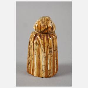 Figürliche Beinschnitzerei