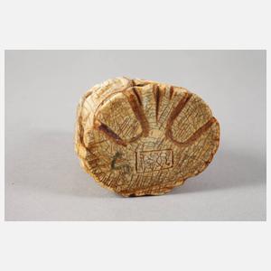 Figürliche Beinschnitzerei