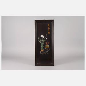 Vier Reliefschnitzereien