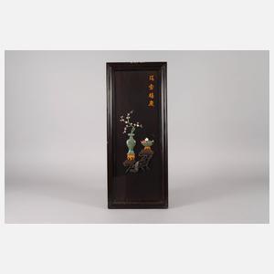 Vier Reliefschnitzereien