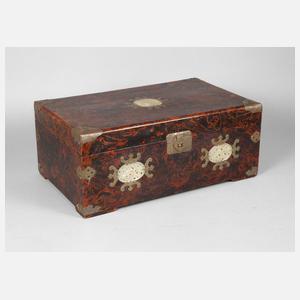 Große Lackschatulle