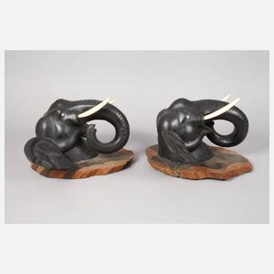 Paar geschnitzte Wandappliken