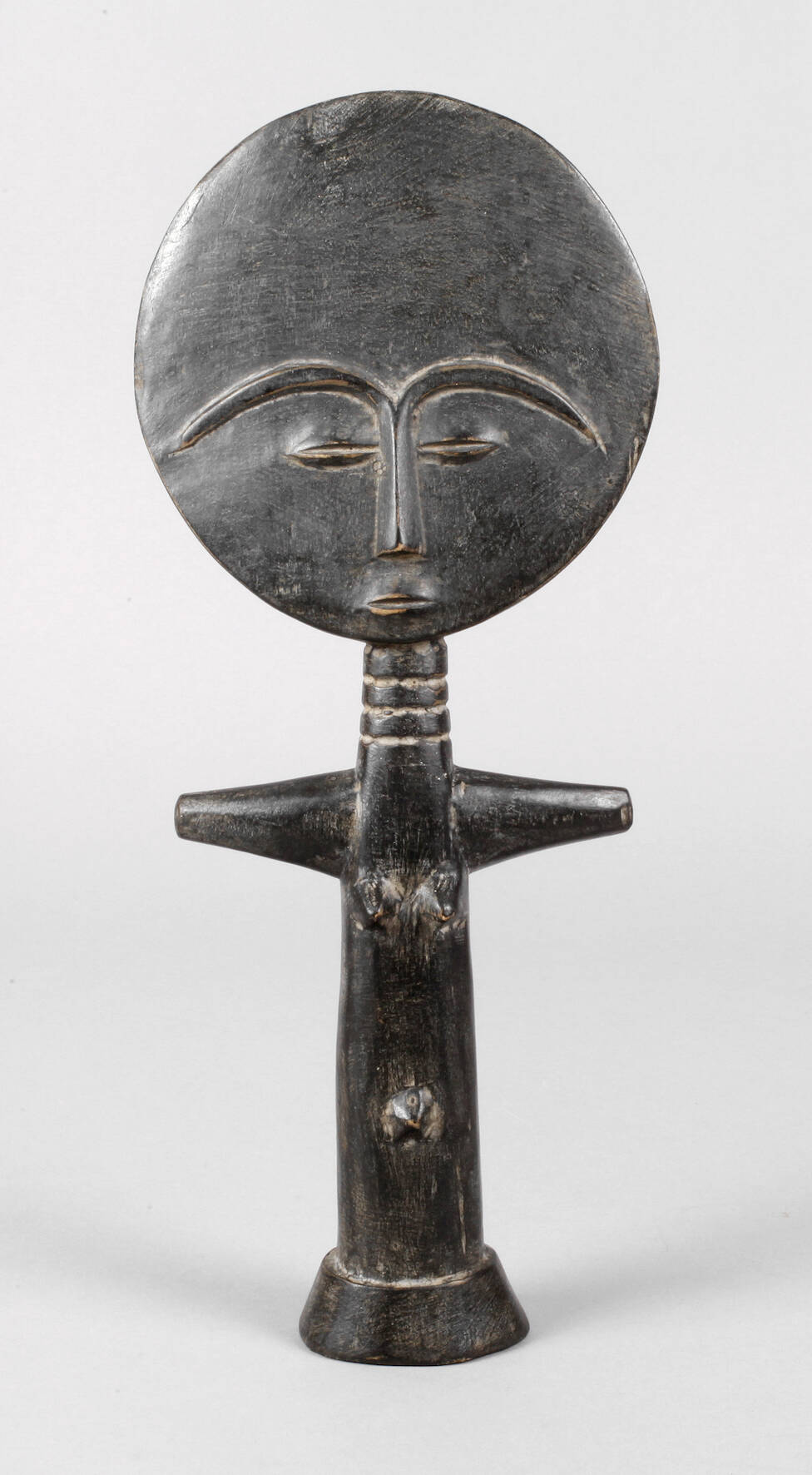 Figürliche Schnitzereien