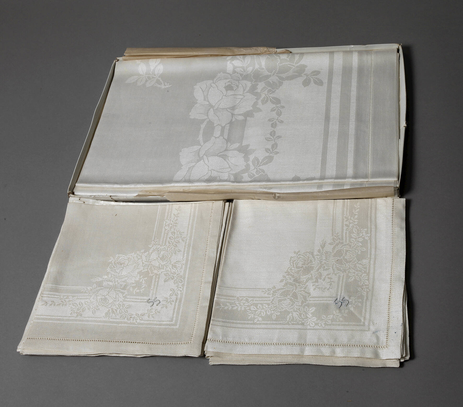 Tafeltuch mit Servietten