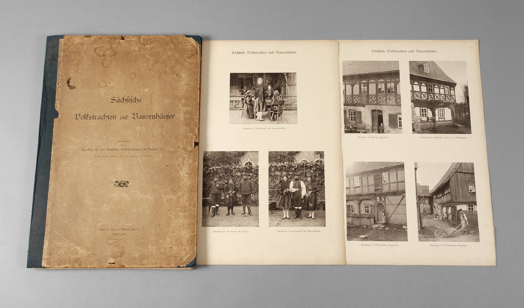Sächsische Volkstrachten und Bauernhäuser