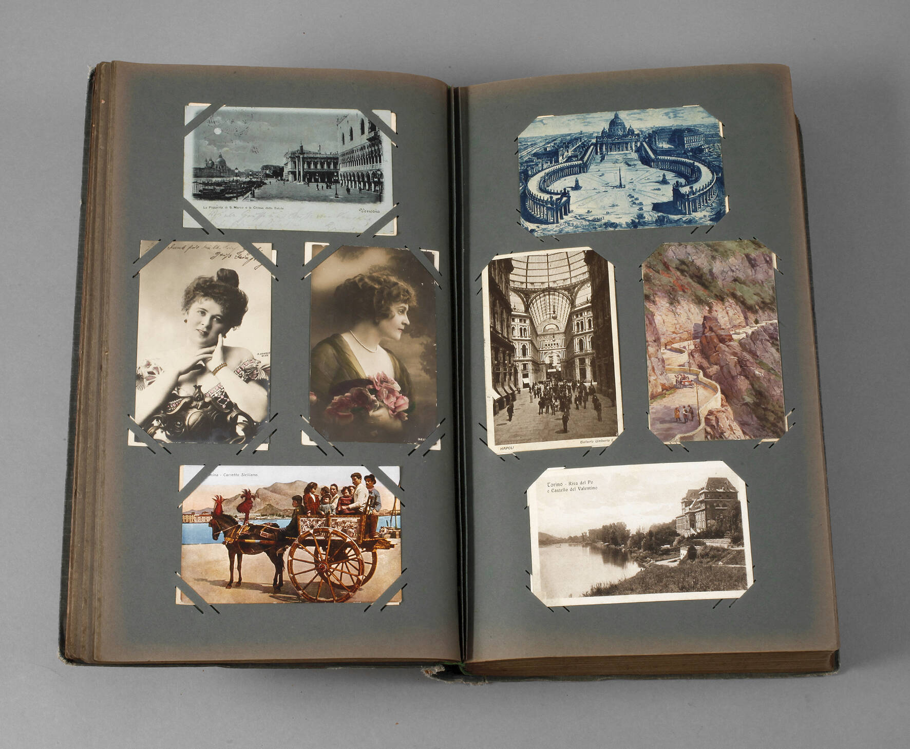 Großes Ansichtskartenalbum