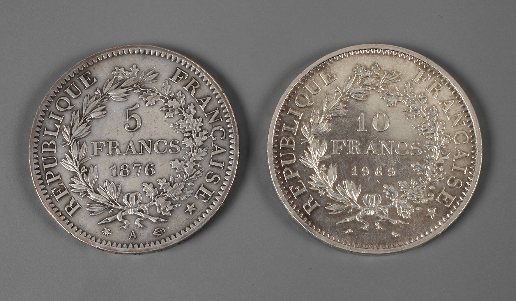 Zwei Francs-Münzen