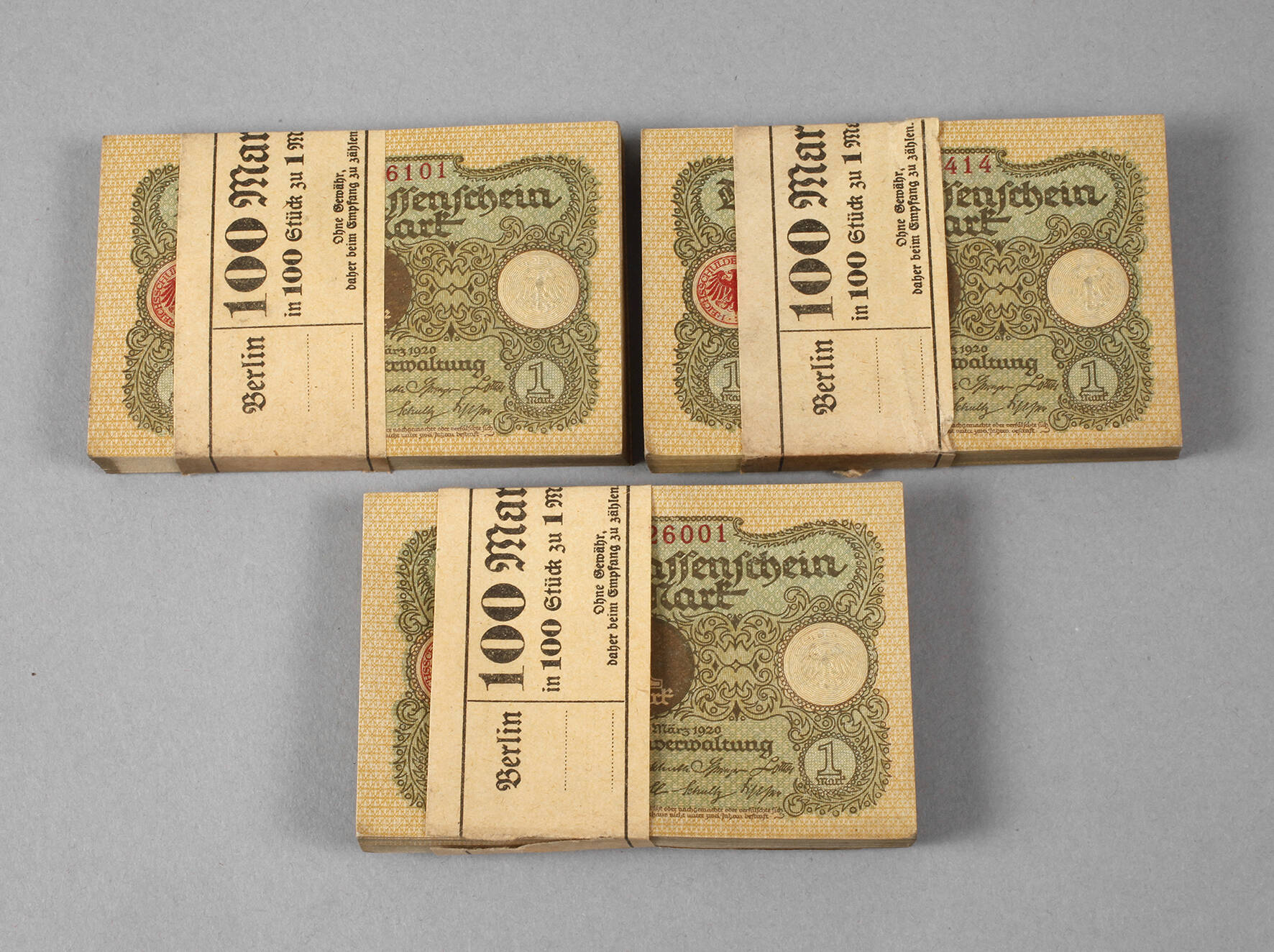 Drei Bündel 1 Mark Darlehnskassenscheine