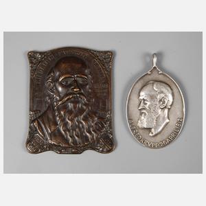 Zwei Centenaire-Medaillen