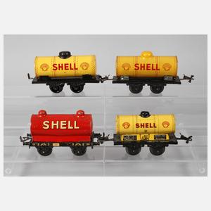 Vier Shell-Kesselwagen