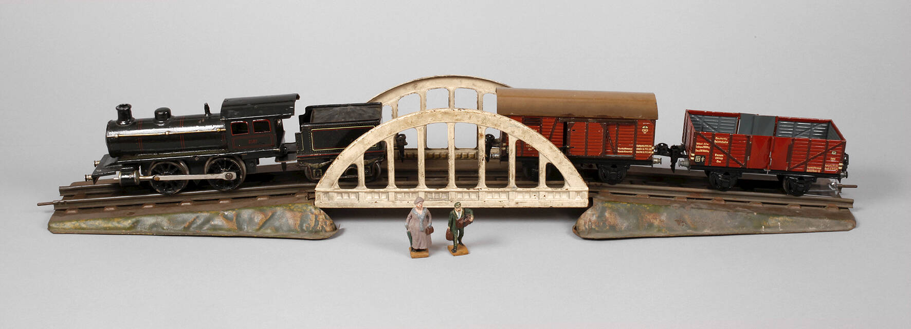 Märklin Eisenbahn mit Brücke