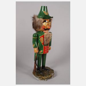 Zwei Nussknacker als Jäger