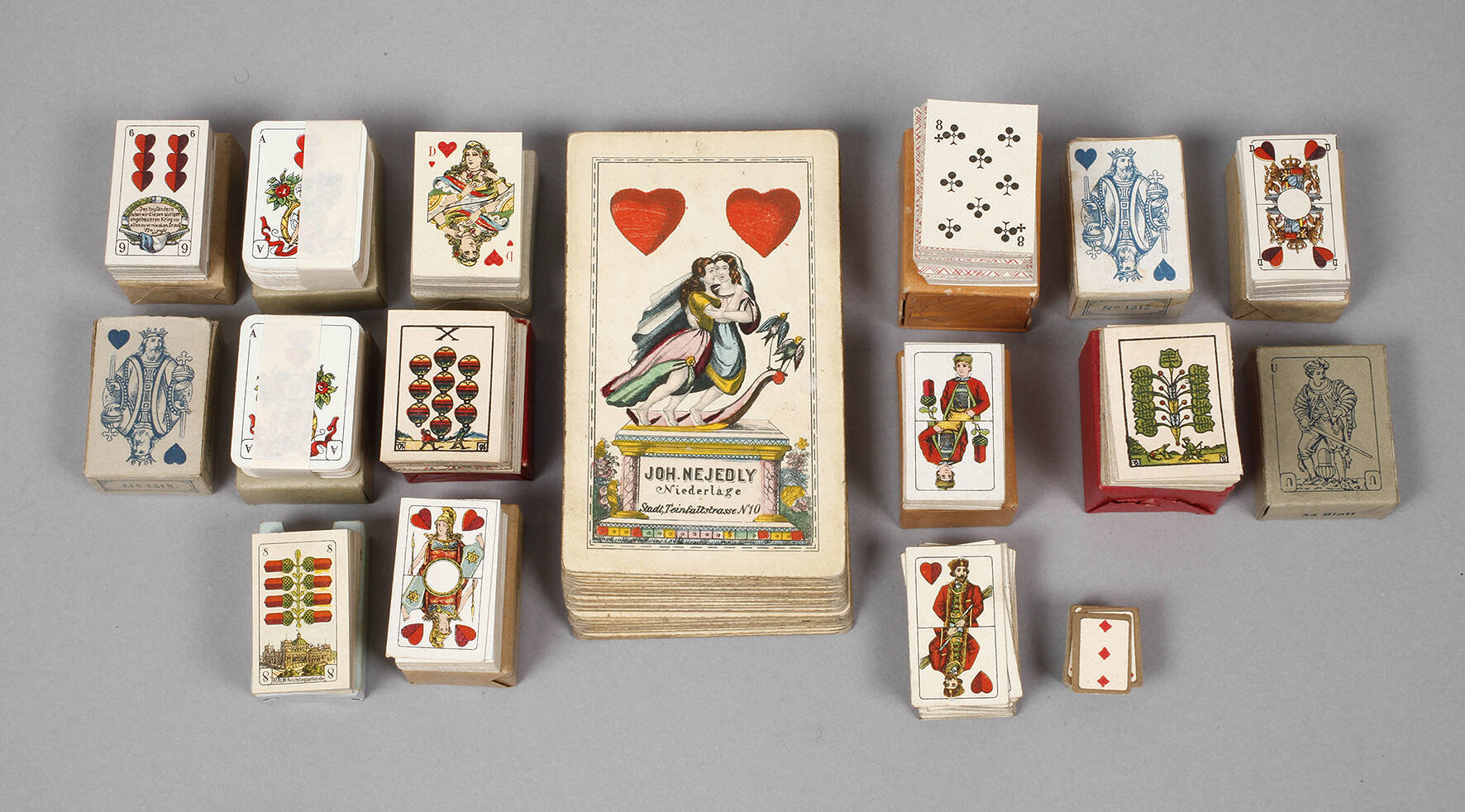 Seltenes Kartenspiel und Miniatur-Spielkarten