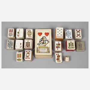 Seltenes Kartenspiel und Miniatur-Spielkarten