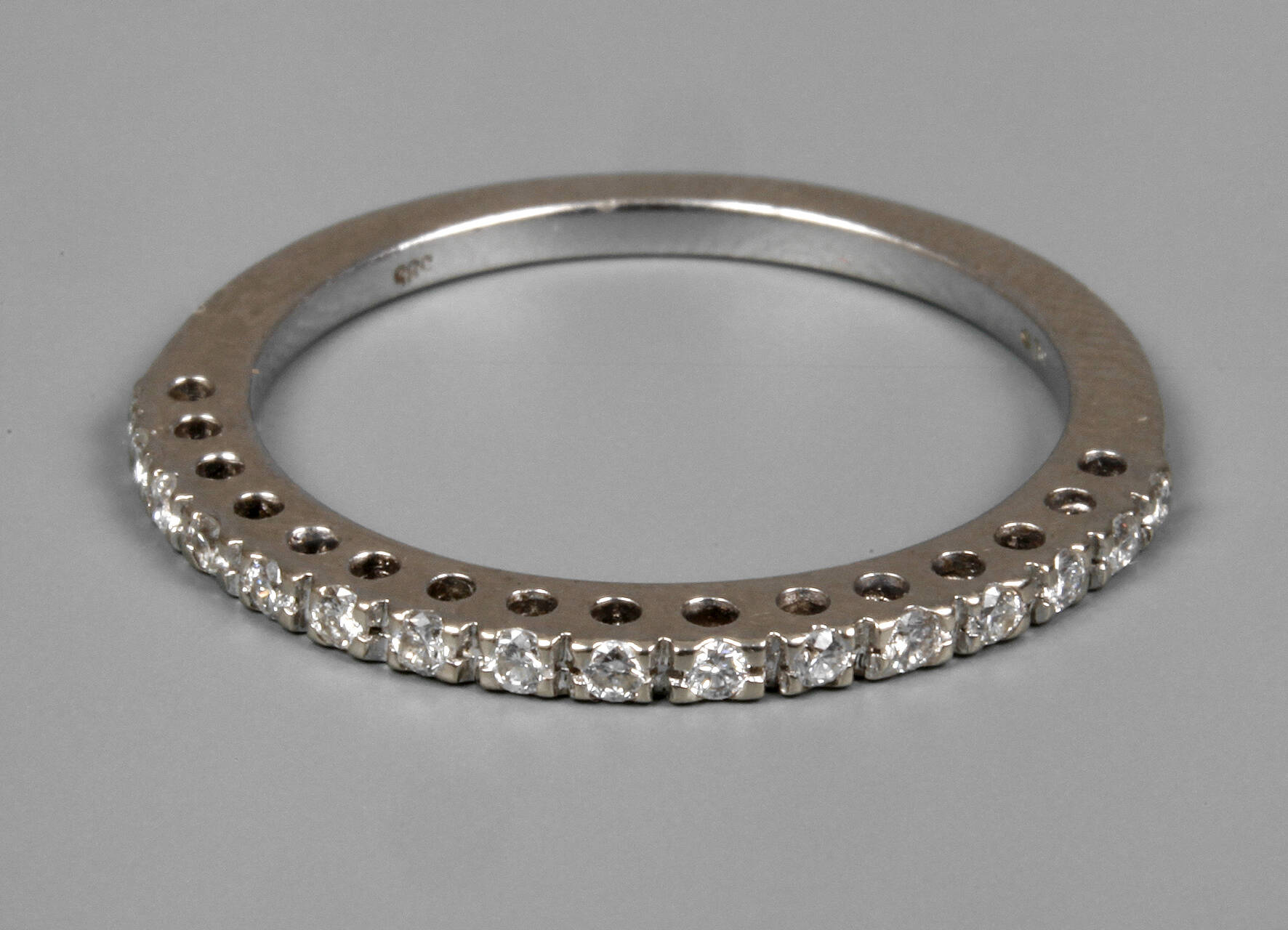 Halbmemoryring