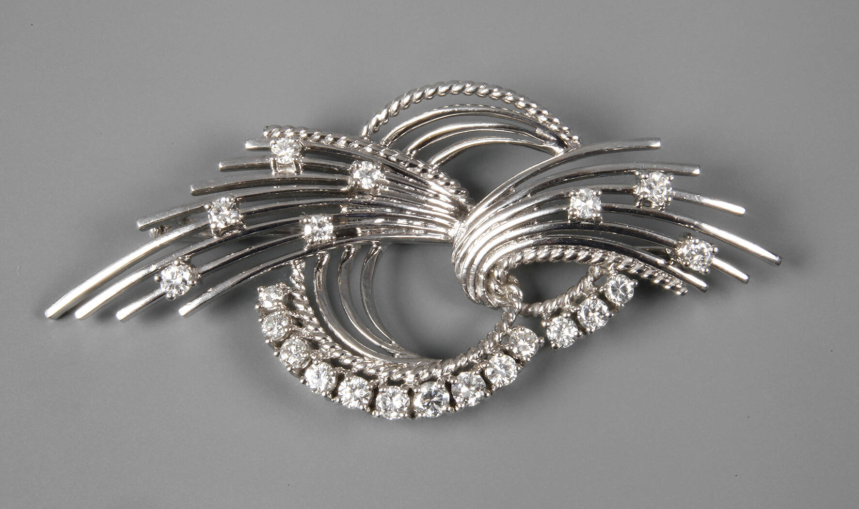 Brosche mit Brillanten von ca. 0,8 ct