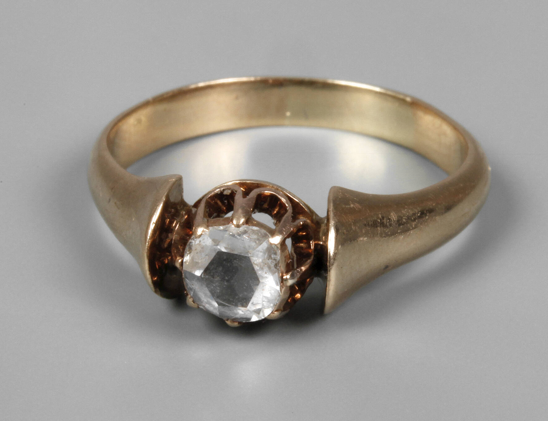 Damenring mit Diamantrose