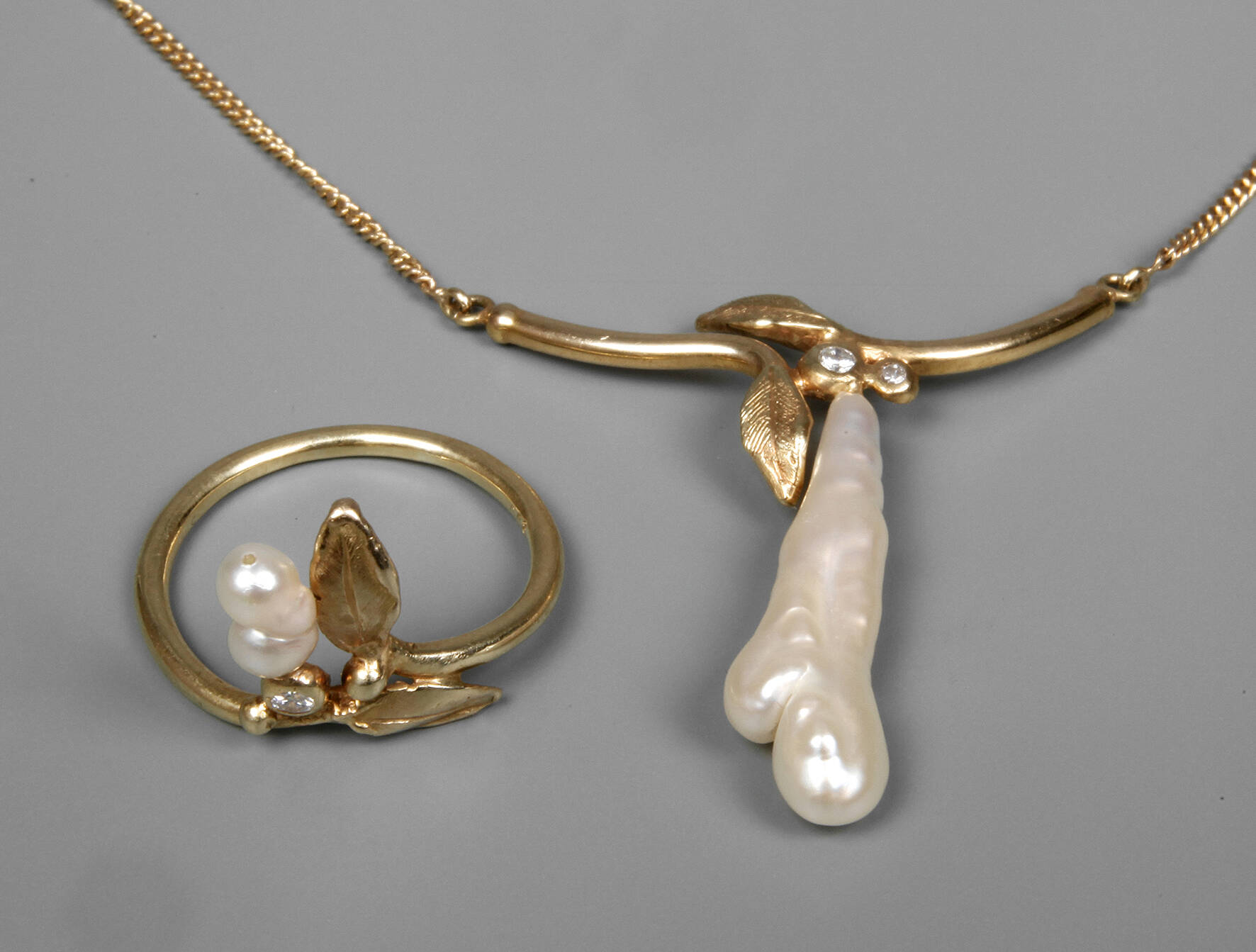 Schmuckset mit Perlen und Brillanten