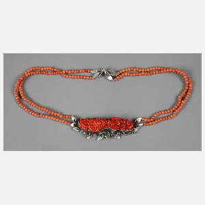 Collier mit Korallenschnitzerei