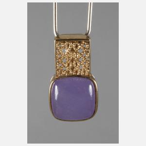 Anhänger mit Fliederjade