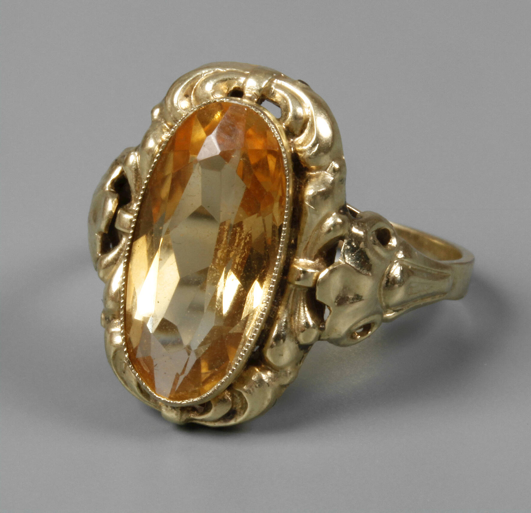 Damenring mit Citrin