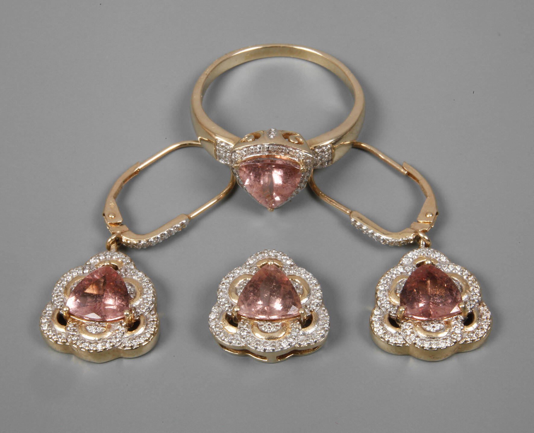 Schmuckset mit roséfarbenen Apatiten