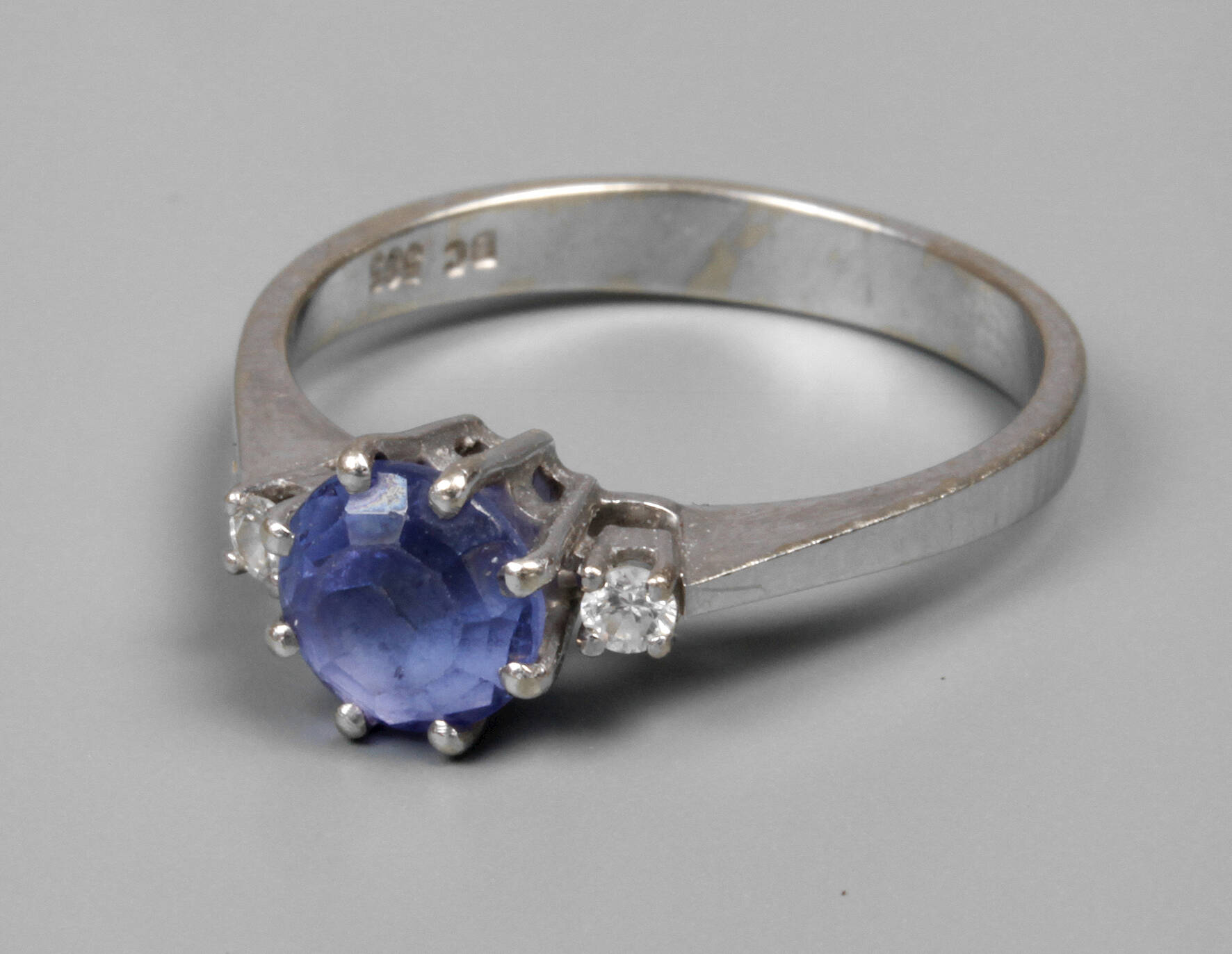 Damenring mit Tansanit und Brillant