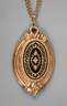 Medaillon an Kette