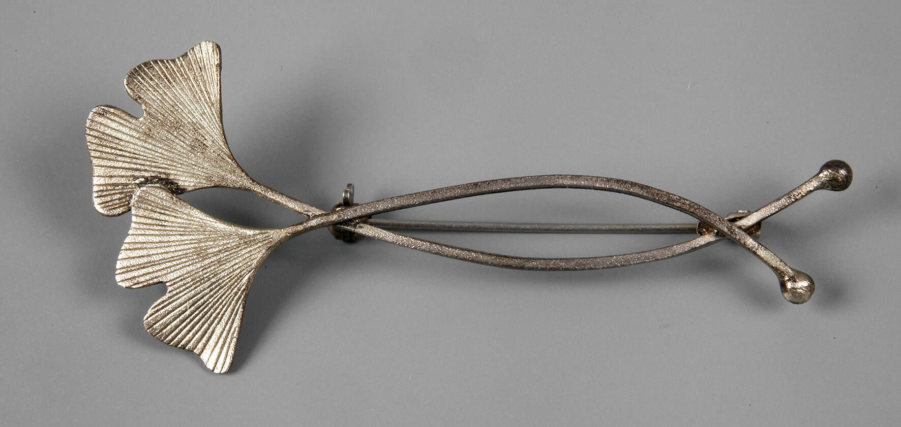 Brosche als Ginkgoblätter