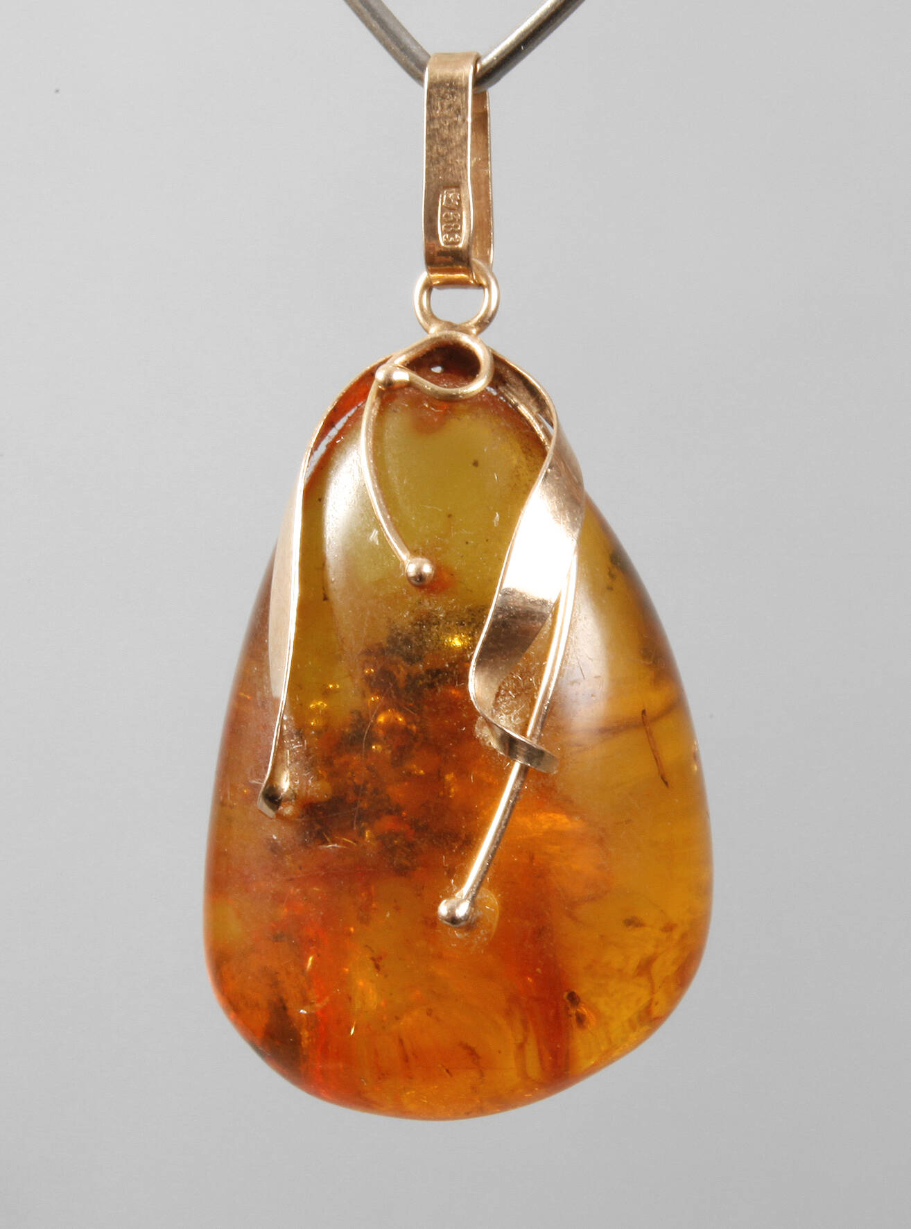 Bernsteinanhänger