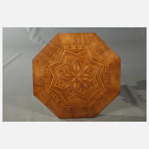 Intarsierter Beistelltisch