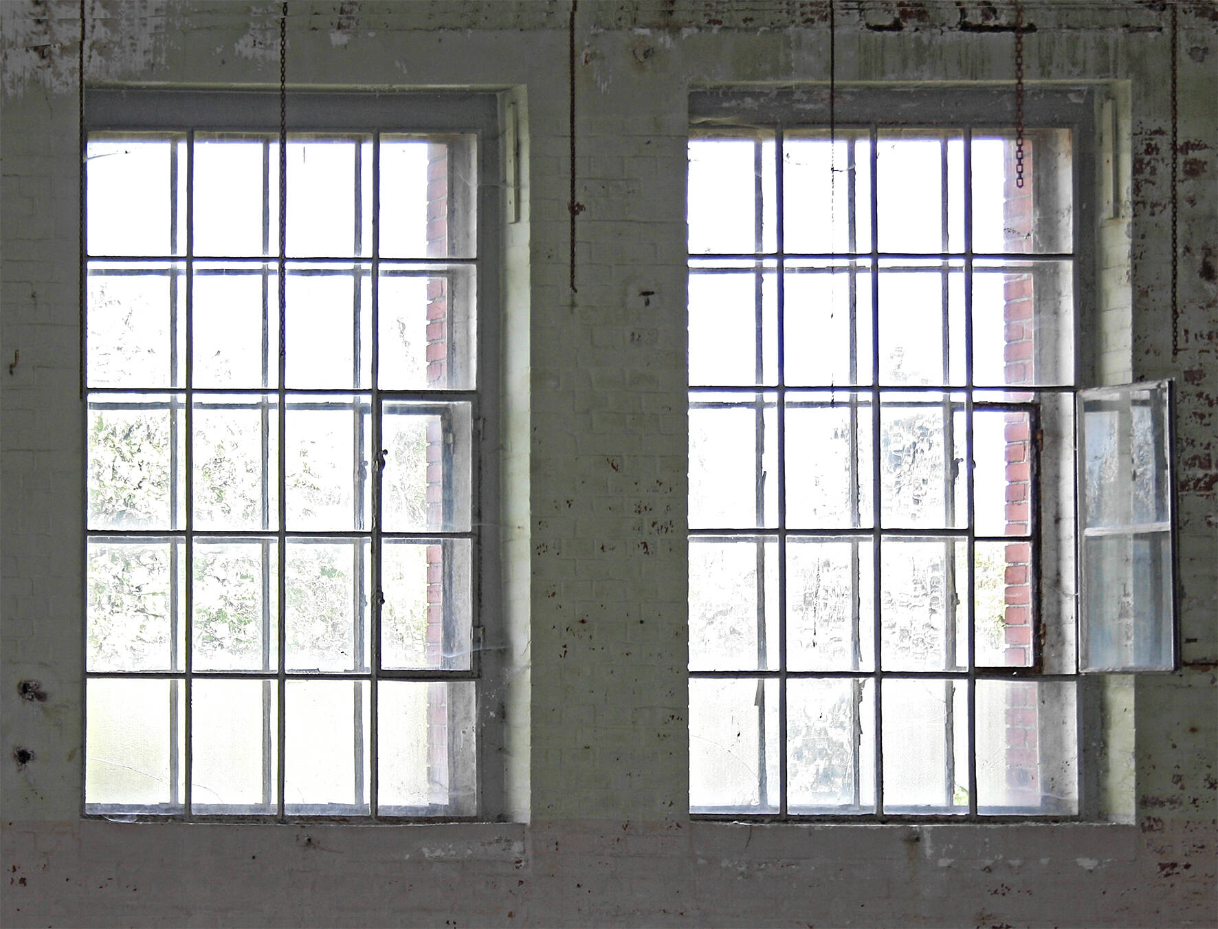 Sechs Industriefenster