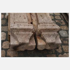 Paar Rochlitzer Porphyrsäulen