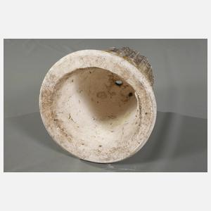 Säulenfragment als Säulenständer