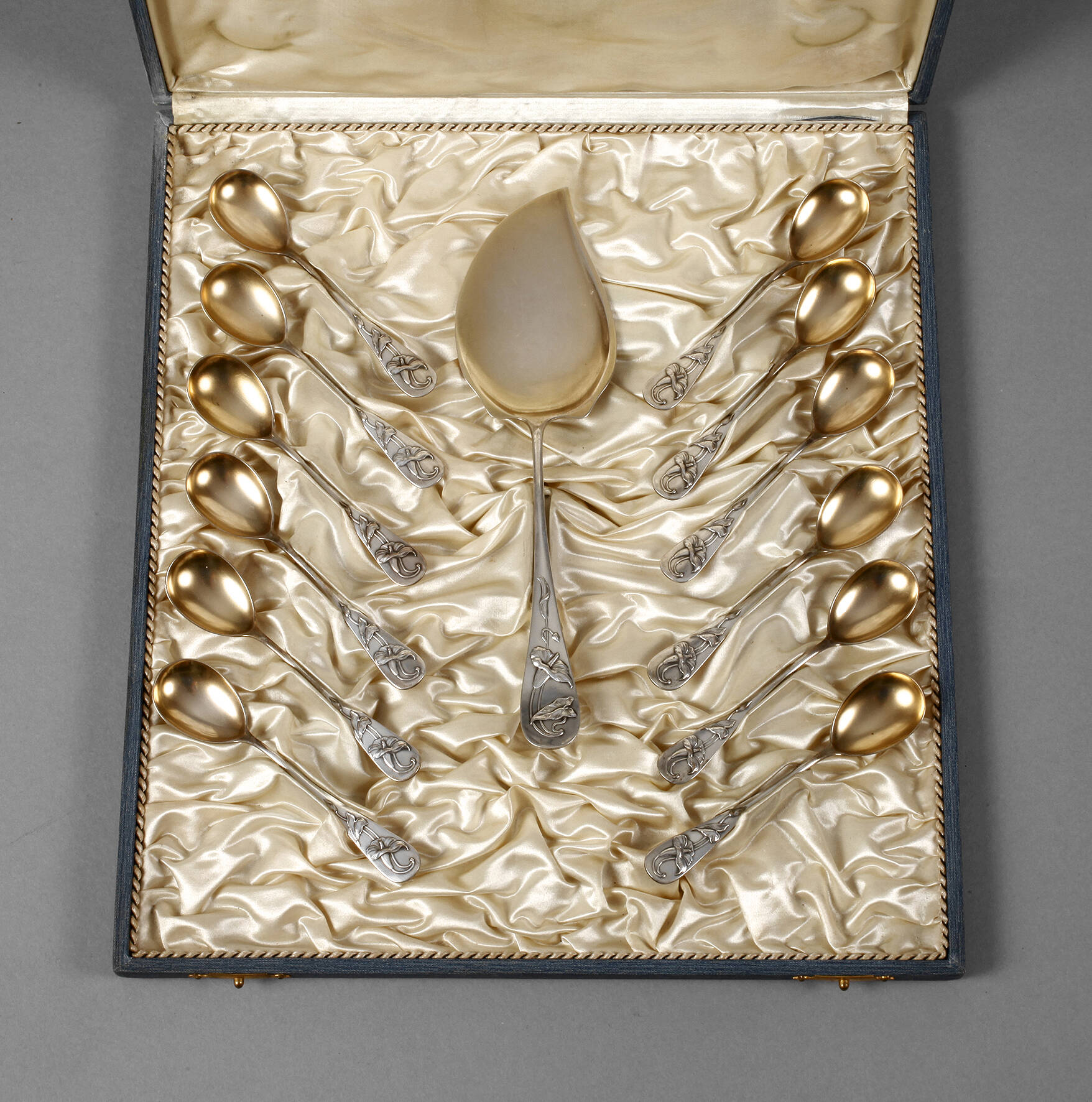 Silber Eisbesteck im Etui