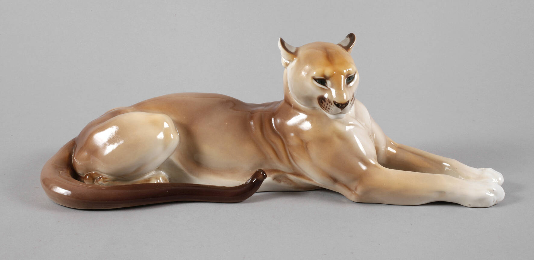 Nymphenburg liegender "Silberlöwe"