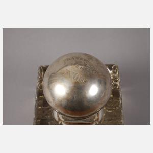 Übergroßes Tintenfass mit Silbermontierung