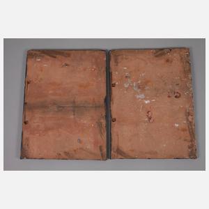 Zwei große Keramikwandplatten mit Fischdekor