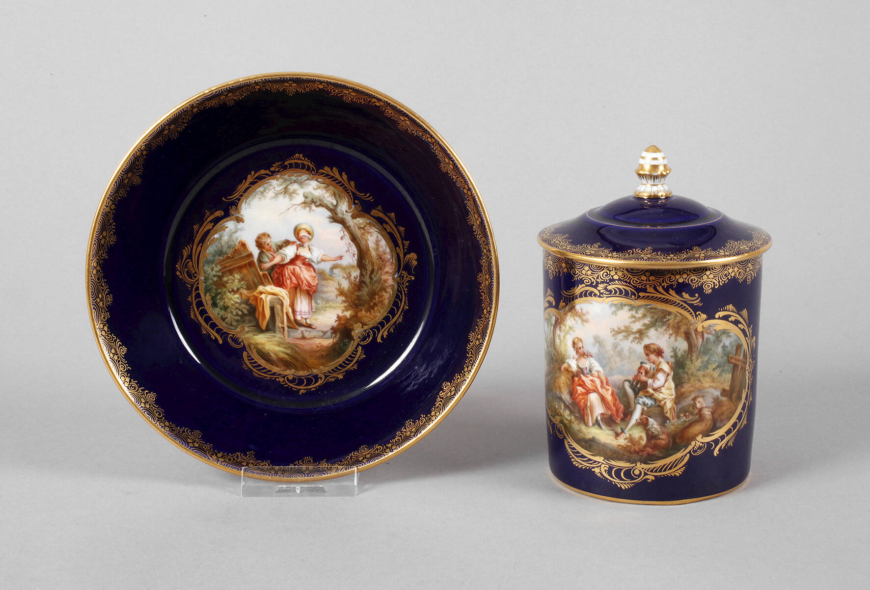 Meissen Deckeltasse Watteaumalerei