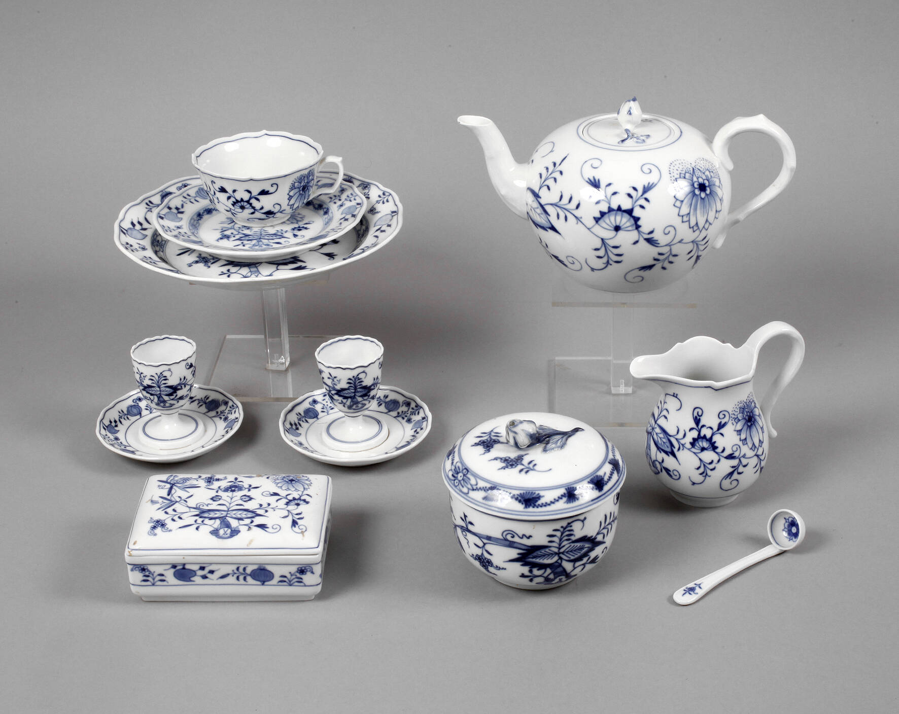 Meissen drei Vorlegeplatten Zwiebelmuster