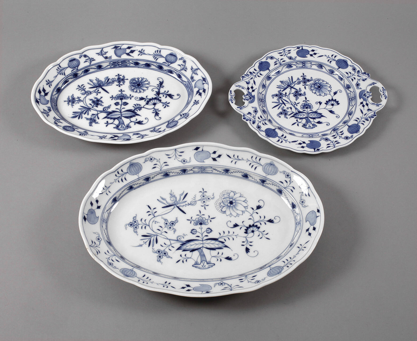 Meissen drei Platten Zwiebelmuster