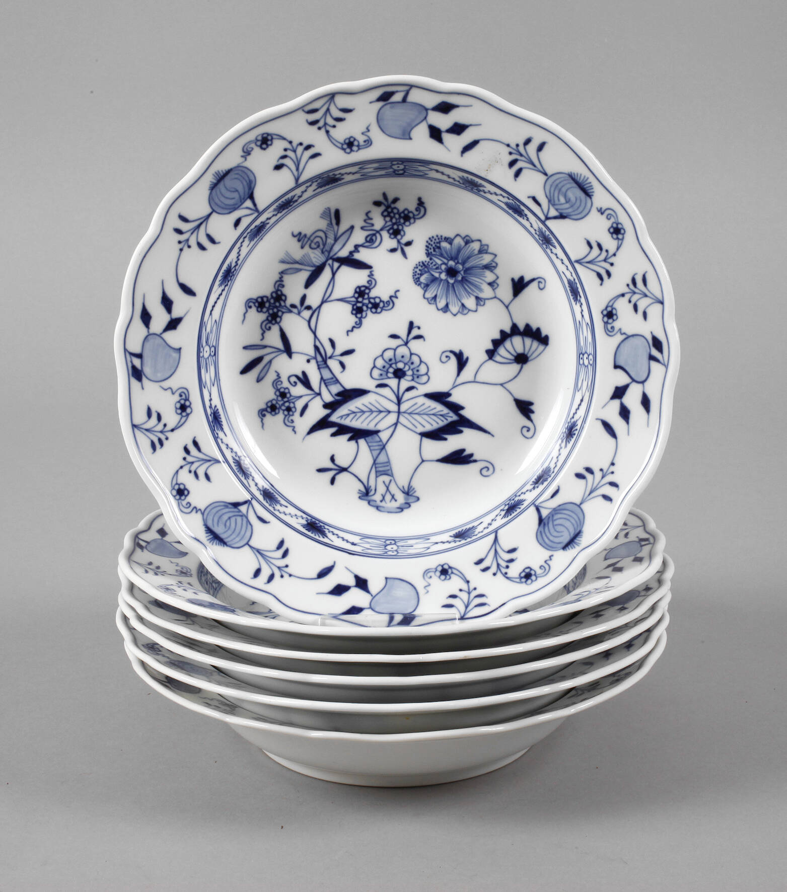 Meissen sechs Suppenteller mit Zwiebelmuster