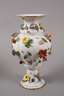 Meissen großes Paar "Vase mit Blüten und Früchten"