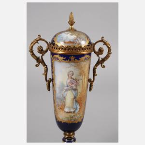 Sevres Prunkvase mit Bronzemontierung