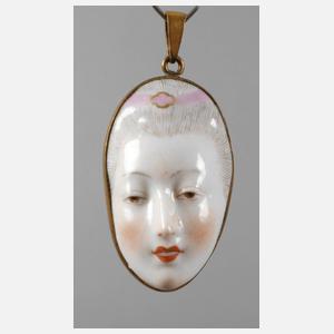 Porzellananhänger als Damenportrait